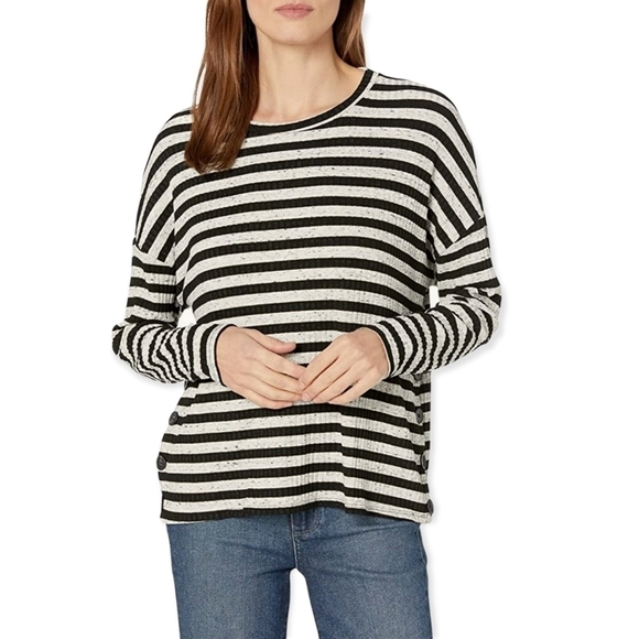 THREE Dots Poorboy Ribbed Long Sleeve Button Tee - Picture 2 of 11